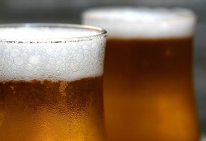 L'equip de la Universitat Complutense de Madrid ha desenvolupat un mètode senzill i de baix cost perquè els productors mesurin si la cervesa està rància. / Orse