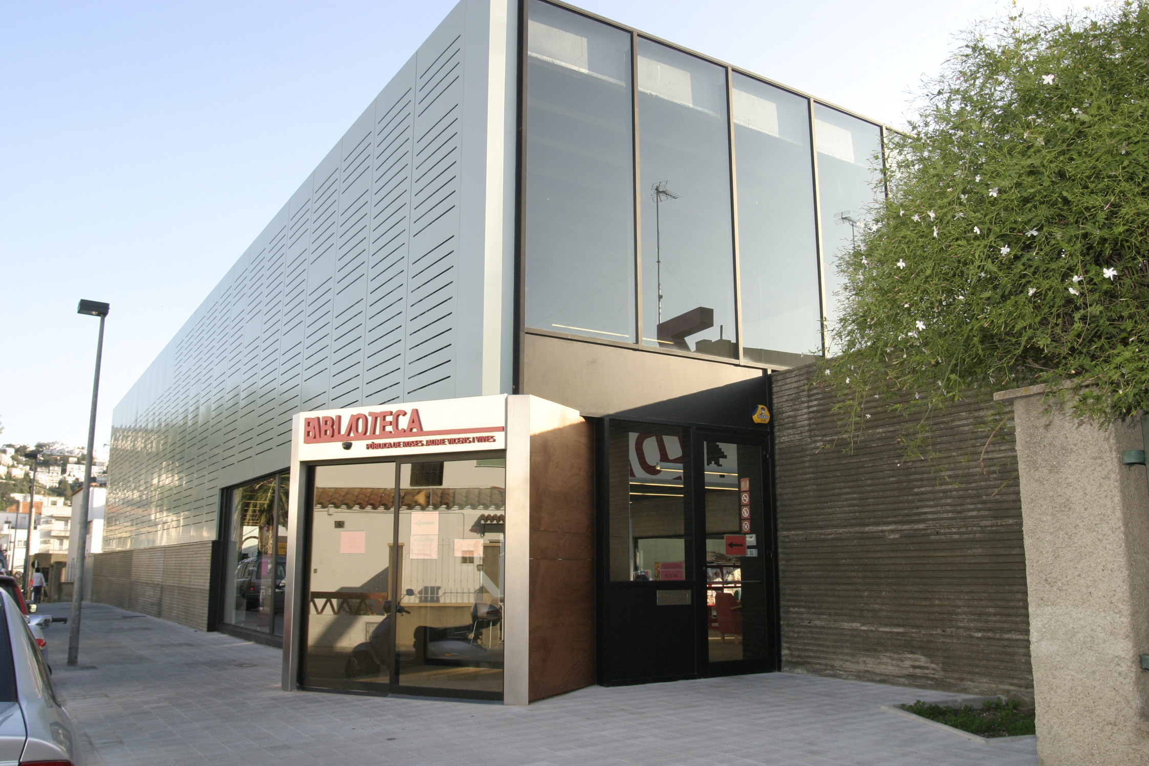 Nous horaris Biblioteca Municipal Jaume Vicens Vives