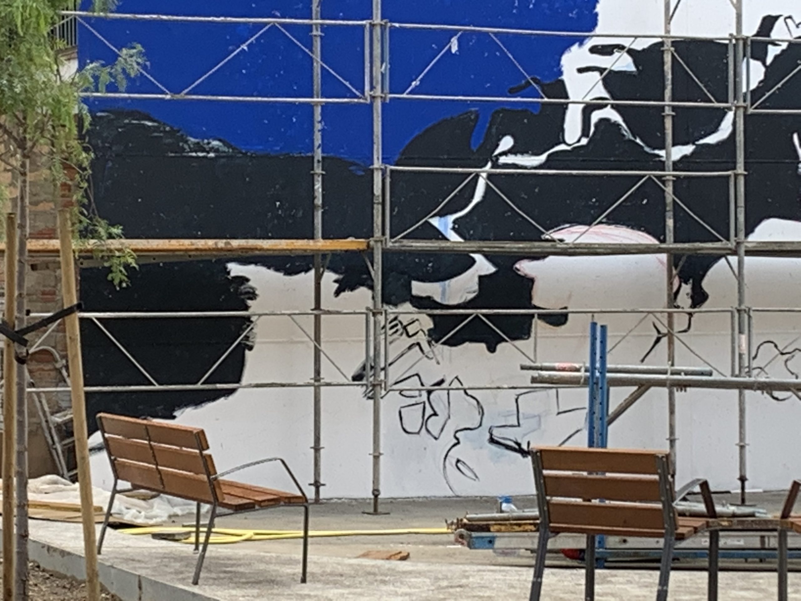 Un mural de grans dimensions inspirat en el fons marí presidirà la nova plaça de la Llotja
