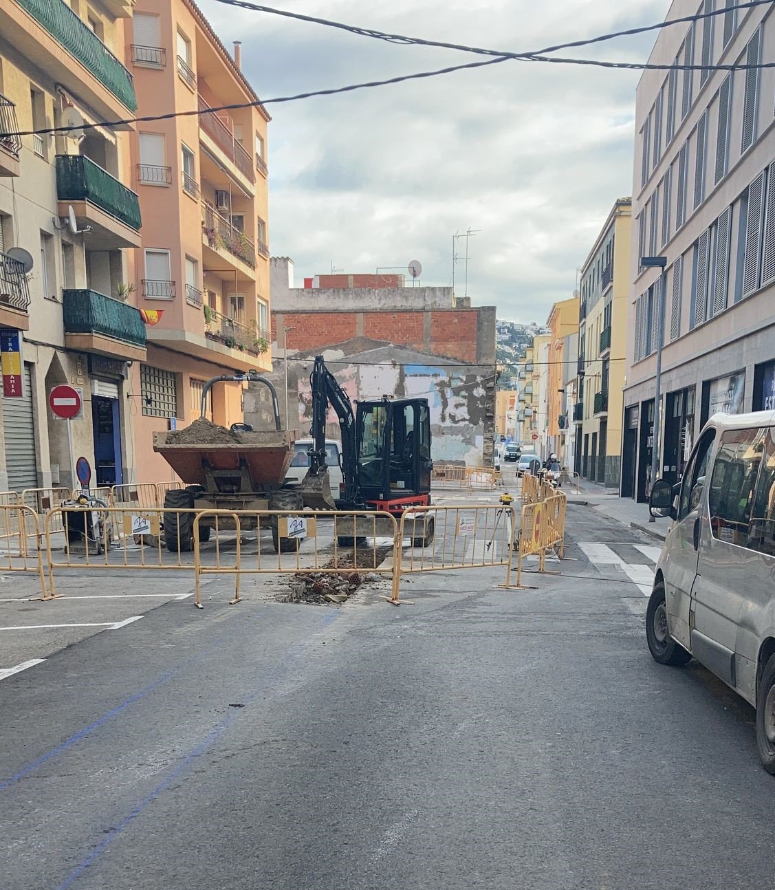 S’inicien les obres per solucionar la recollida d’aigües pluvials al carrer Tarragona