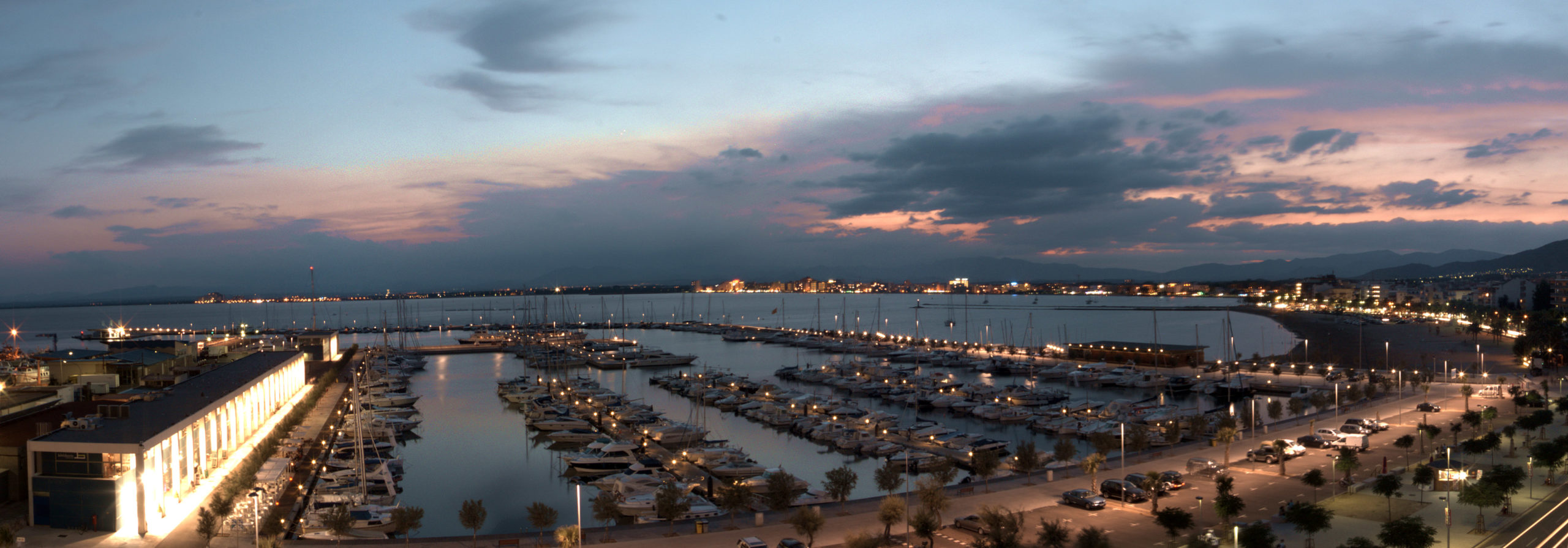 Port de Roses substitueix les lluminàries del dic de recer per sistemes de baix consum