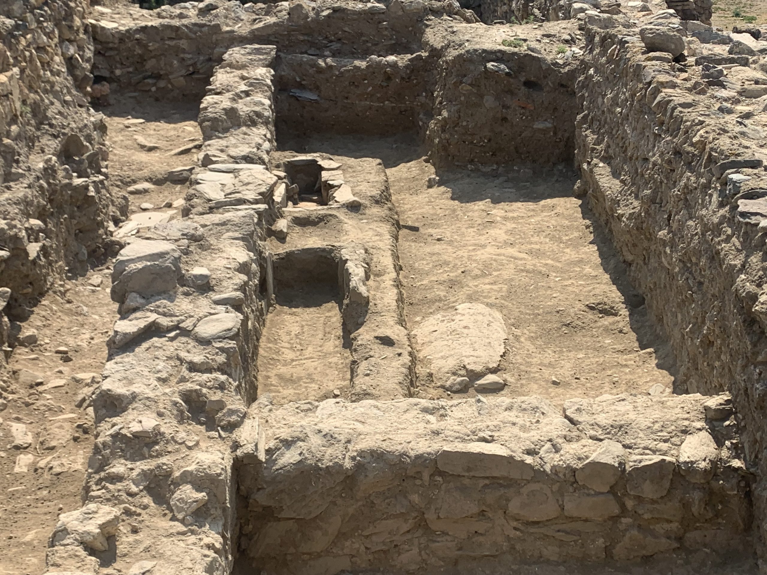 Els treballs arqueològics inicien l’estudi del monestir de Santa Maria a la Ciutadella de Roses