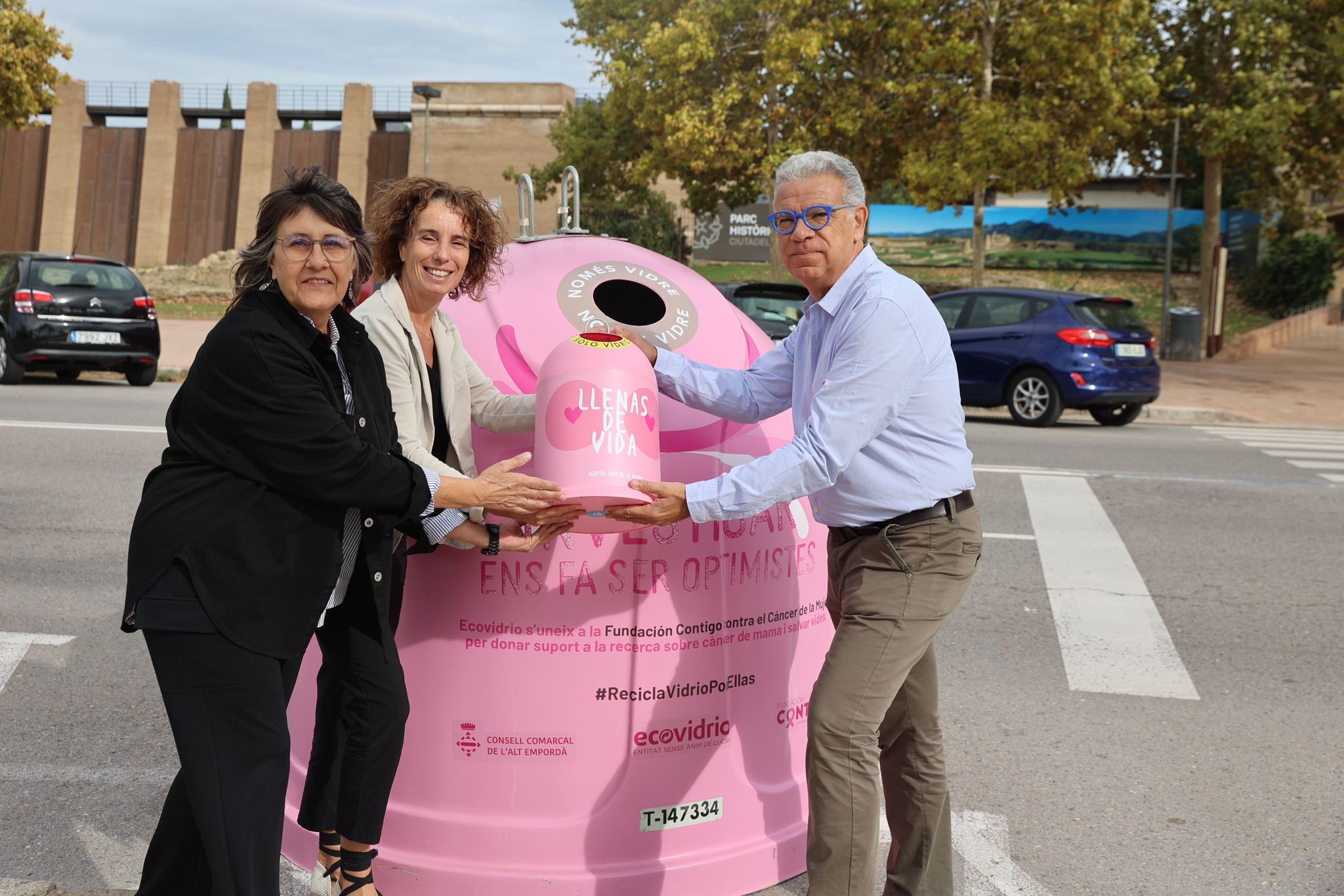 Roses s’adhereix a la campanya ‘Per Elles’ que dona suport a la investigació del càncer de mama i fomenta el reciclatge de vidre