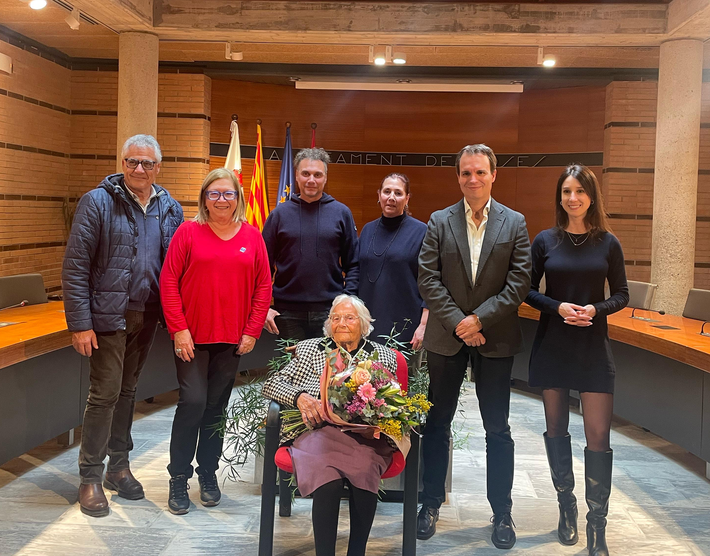 Homenatge a dues àvies centenàries de Roses