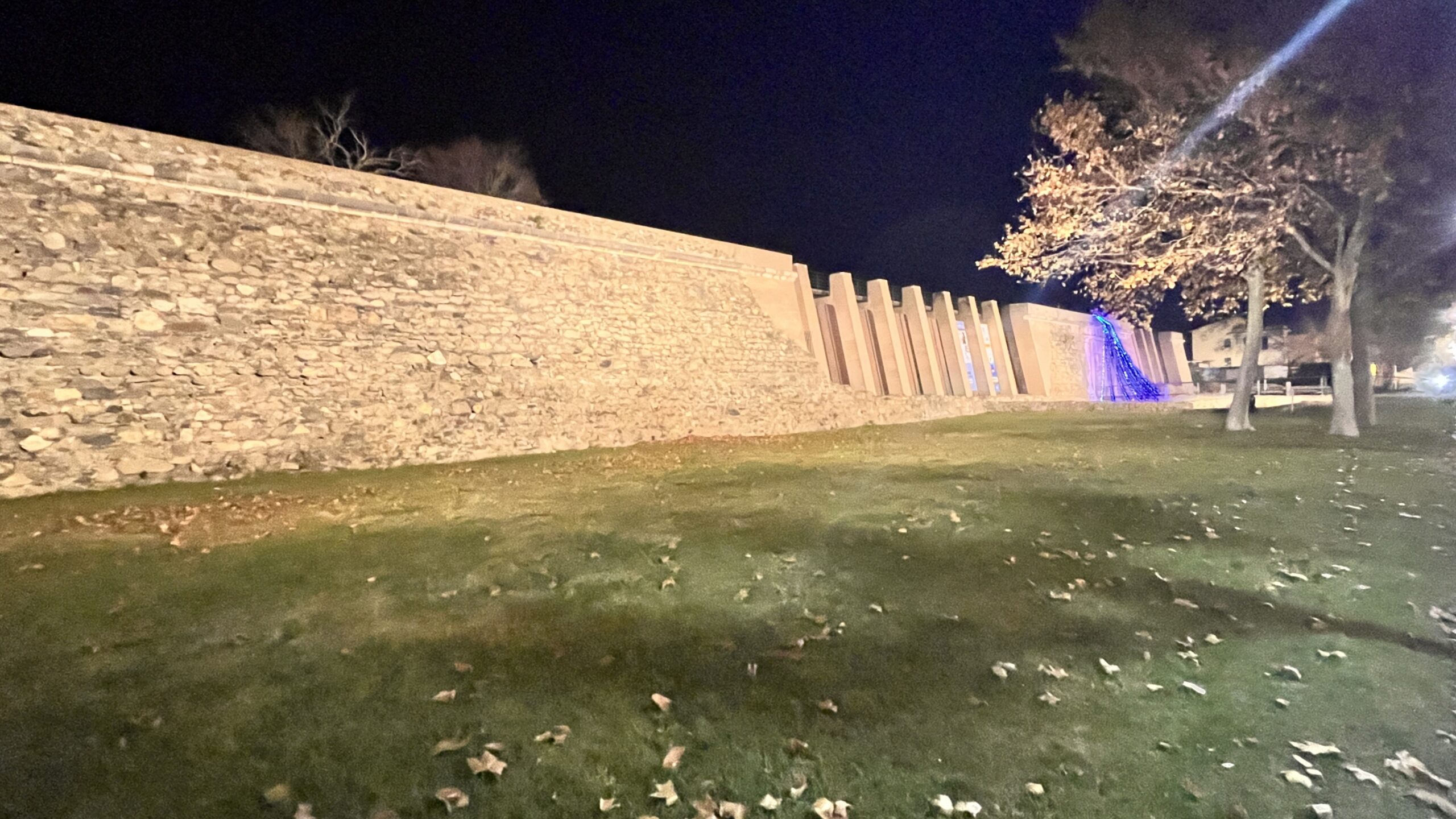 La Ciutadella pren protagonisme nocturn amb la finalització del projecte d’il·luminació perimetral