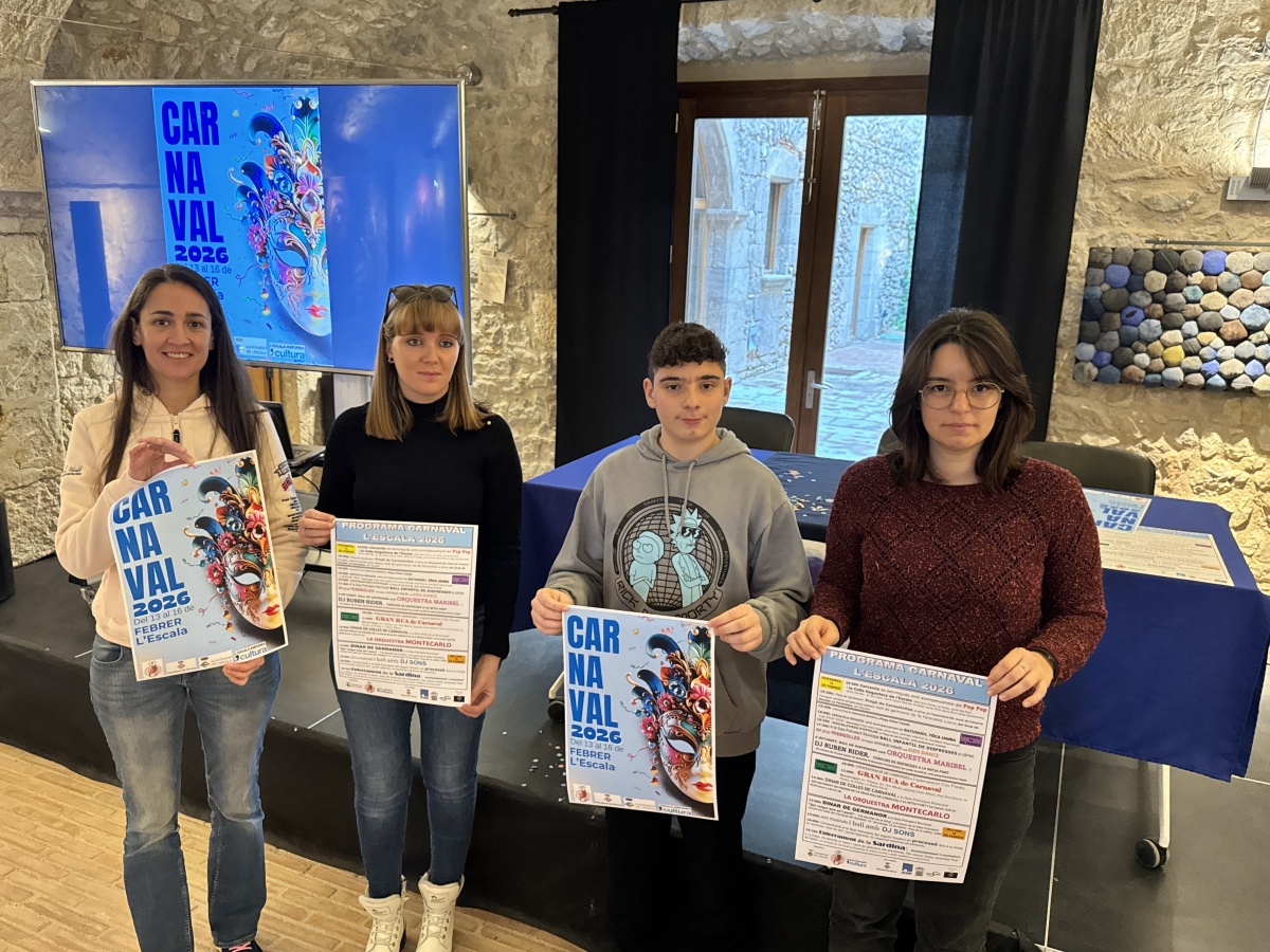 La rua del Carnaval de l’Escala recupera el seu recorregut tradicional