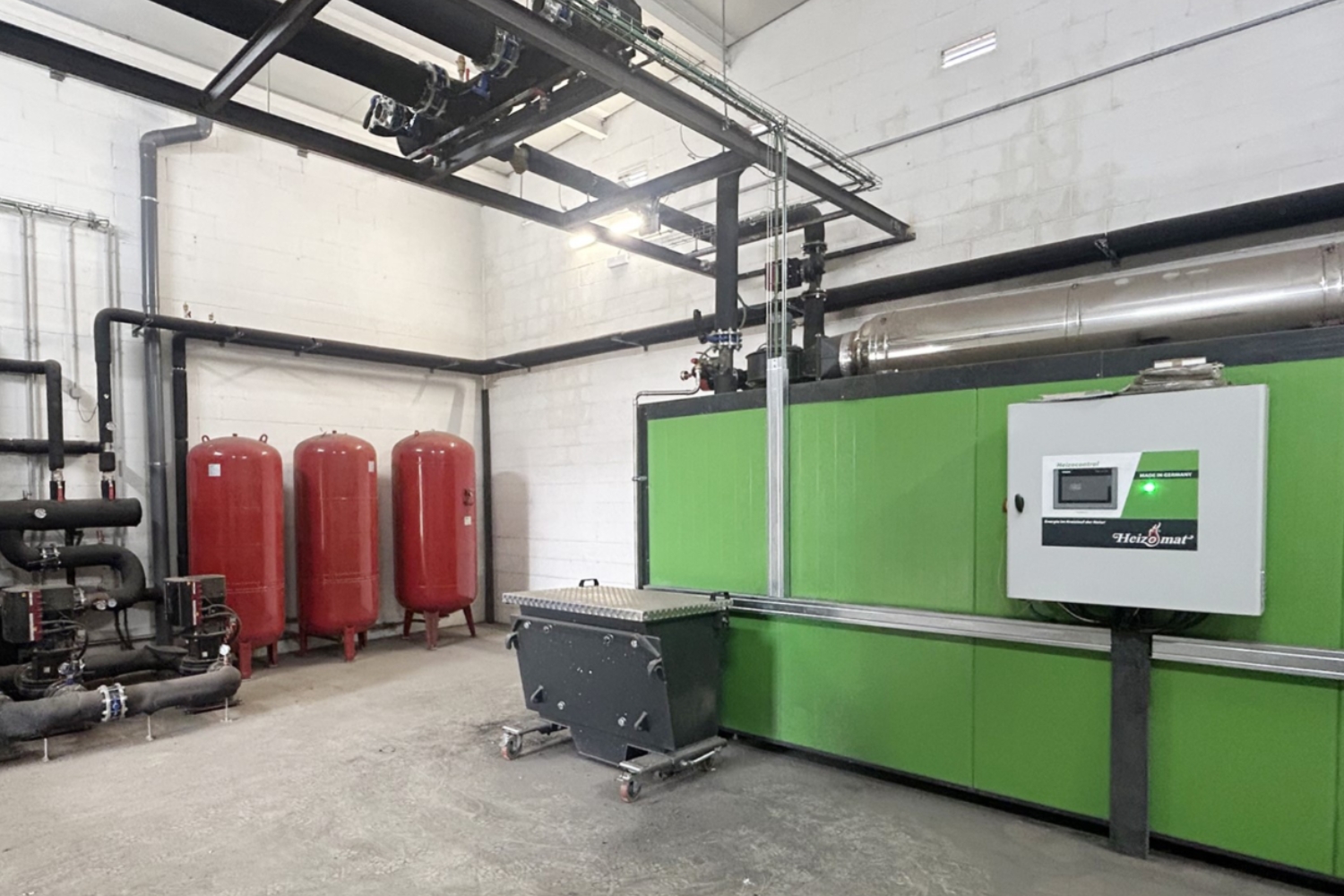 Roses suma tres centres escolars i el camp de futbol de La Vinyassa a la bioenergia