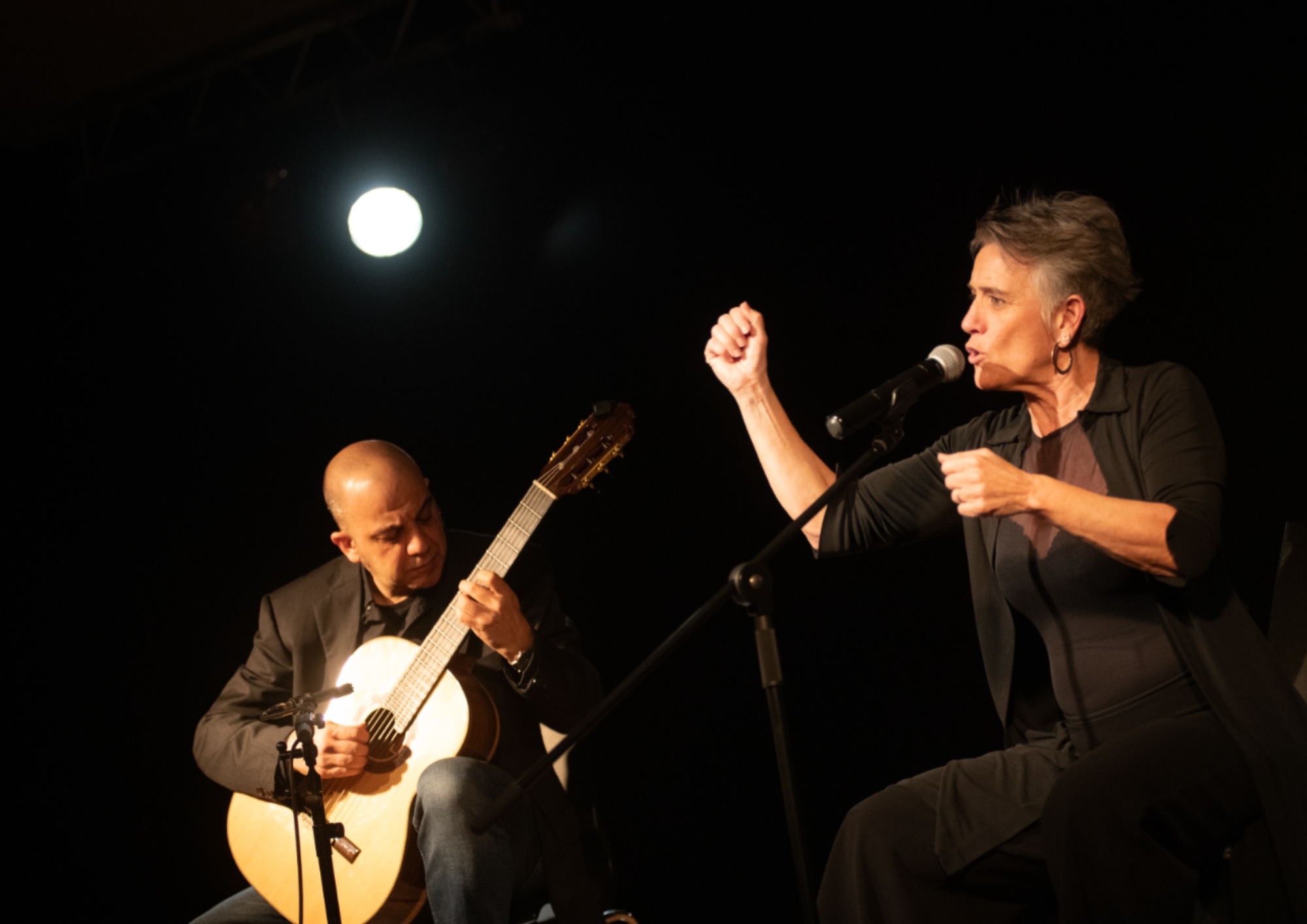 Una nova edició del Mes de Paraules omplirà la Biblioteca d’activitats literàries