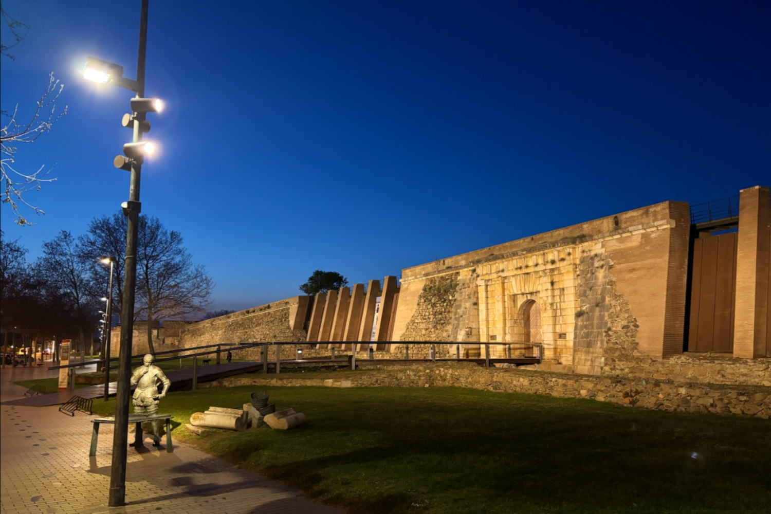 La Ciutadella guanya protagonisme i singularitat amb la posada en marxa de la il·luminació nocturna