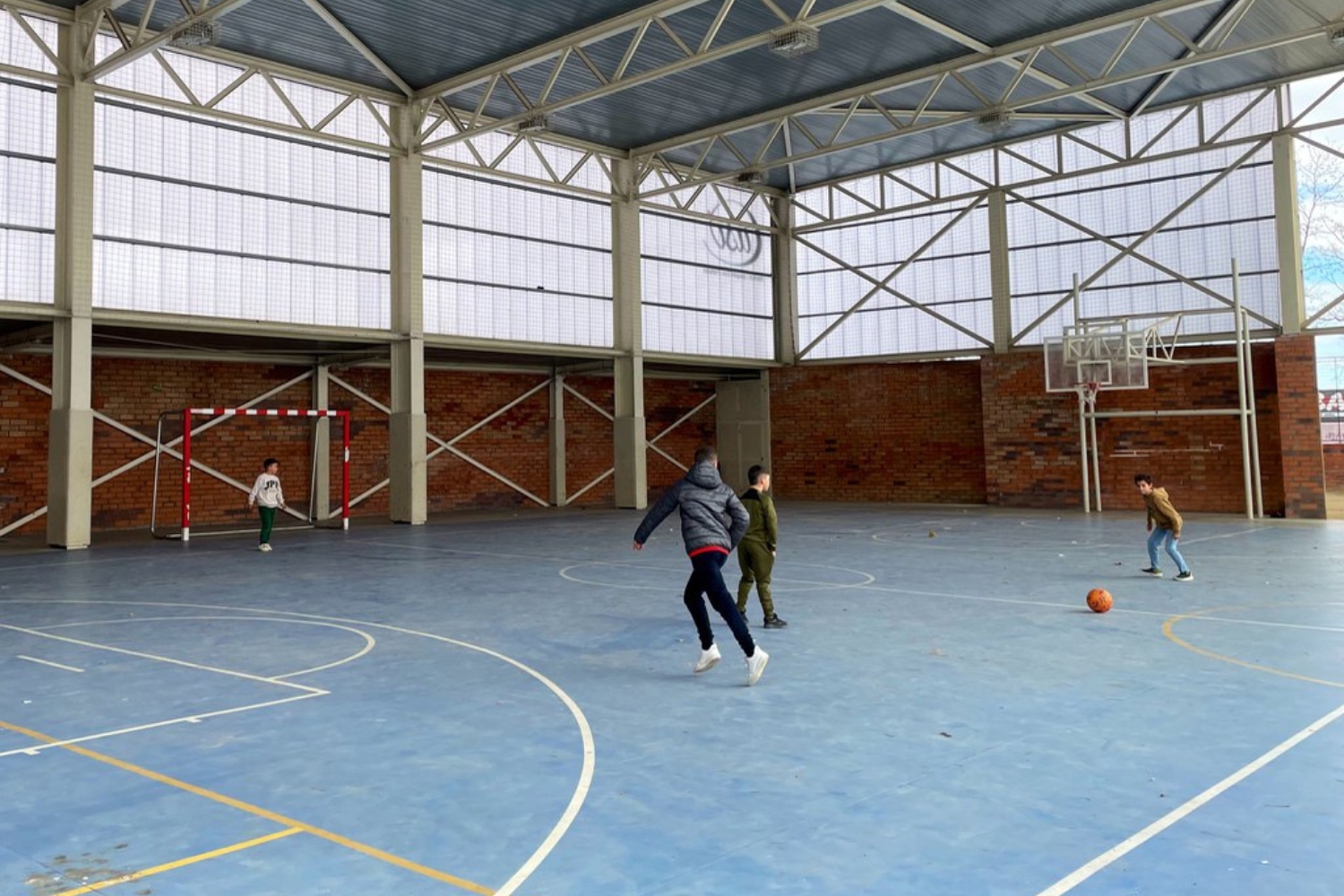 Figueres obre, d’abril a juny, 9 espais de joc fora de l’horari escolar en una nova edició dels Patis Oberts