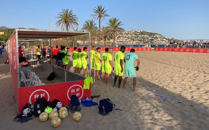 Roses acull amb èxit una nova prova de la Lliga Nacional de Futbol Platja de Primera Divisió Masculina