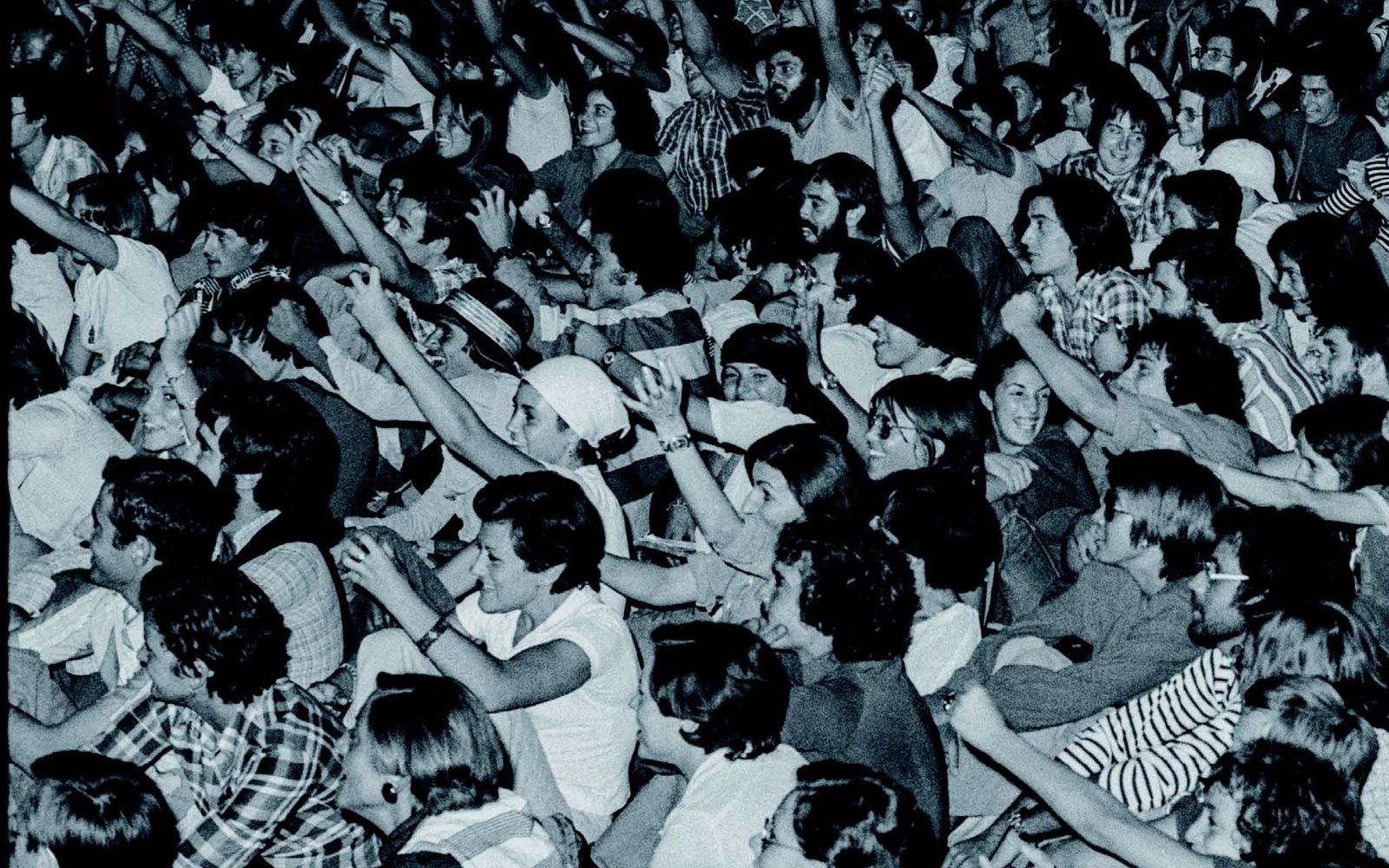 La mostra ‘50 anys del recital El Poble canta’ recupera el concert que va fer cantar Roses contra la repressió