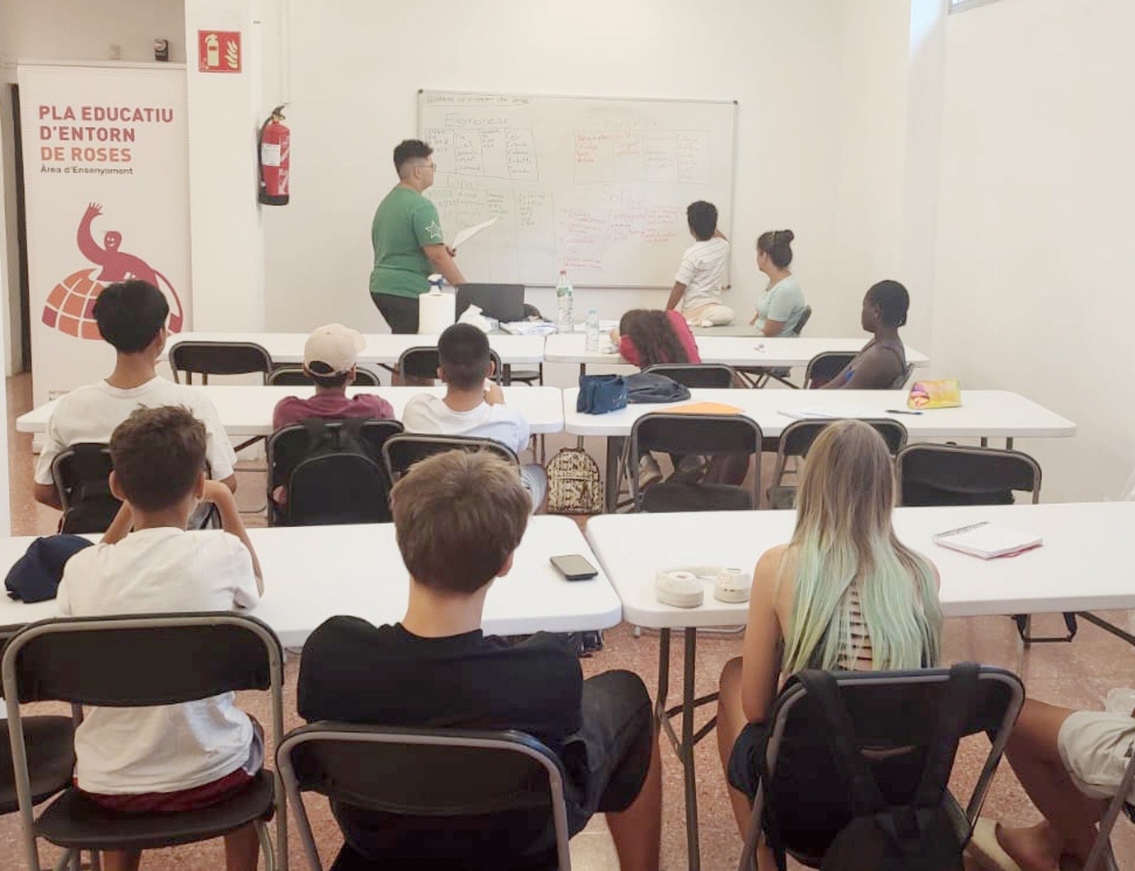 Roses ofereix classes de català durant l’agost per facilitar l’acollida lingüística dels alumnes nouvinguts