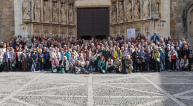 Més de 300 lectors es reuneixen a Castelló d’Empúries per parlar de «Les closes», de Maria Àngels Anglada